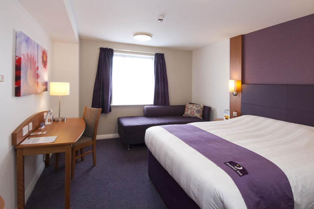 Premier Inn Edinburgh Central Bilik gambar