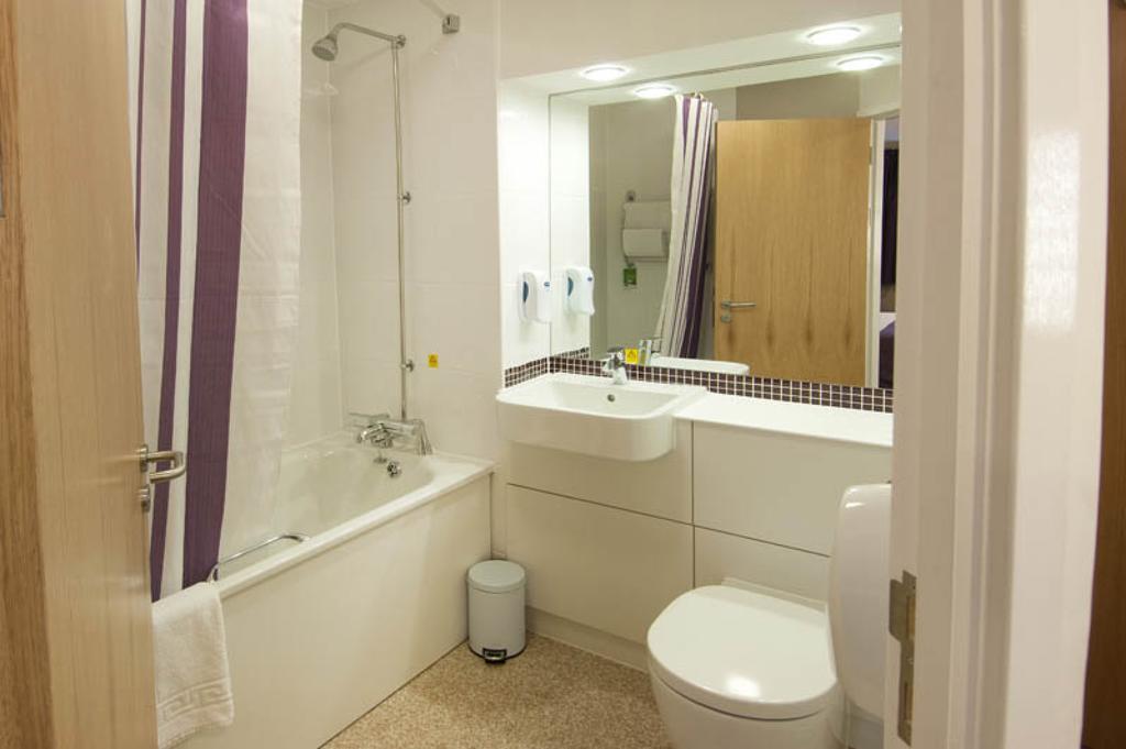 Premier Inn Edinburgh Central Bilik gambar